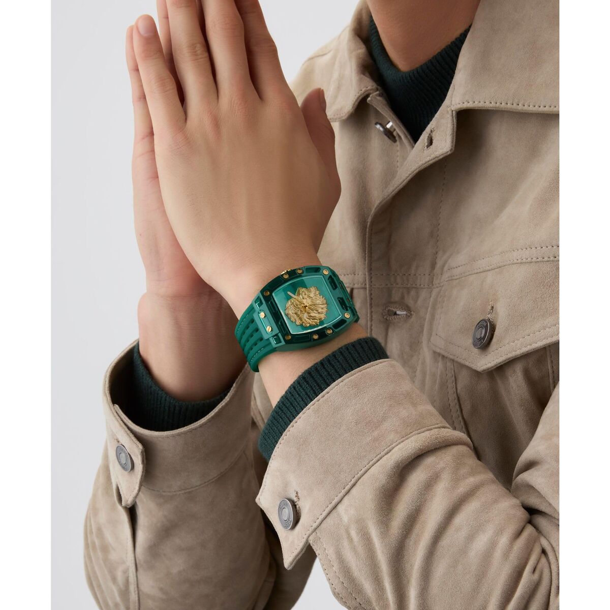 V1HAE943C0DAC39A128714251FC69B15B80RP8