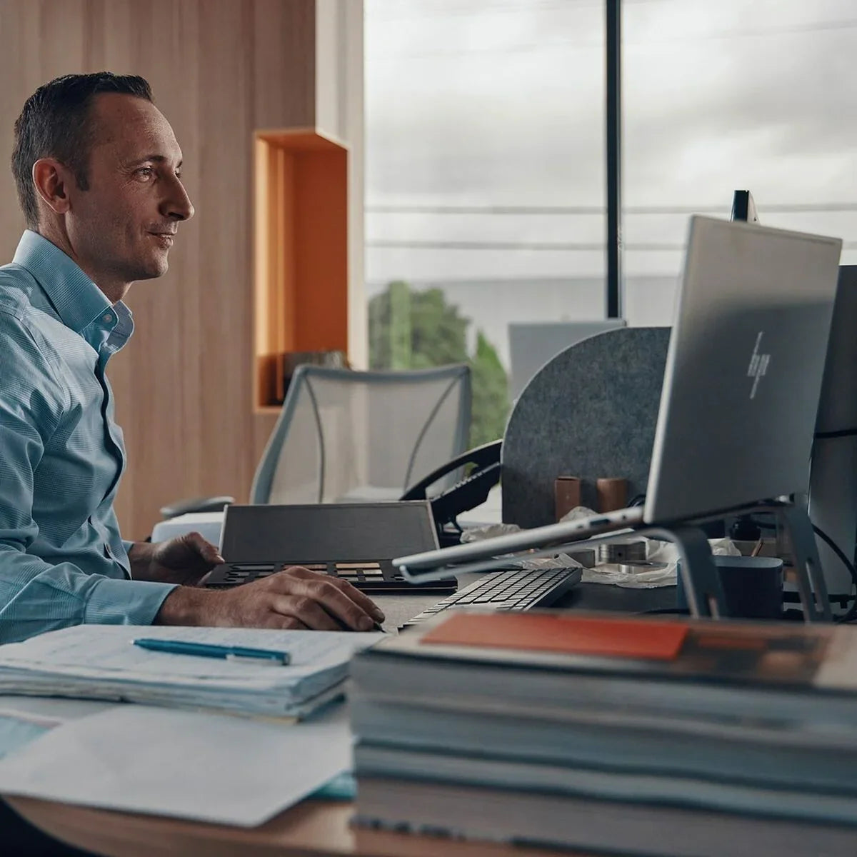 Laptop HP 819B4EA 16" AMD RYZEN™ 7 PRO 7840U 16 GB RAM 512 GB SSD - Yestore