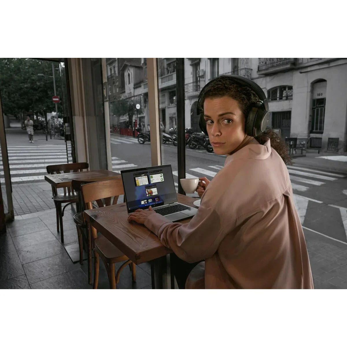 Laptop HP 9G0D2ET 13,3" Intel Core Ultra 5 125U 16 GB RAM 512 GB SSD - Yestore