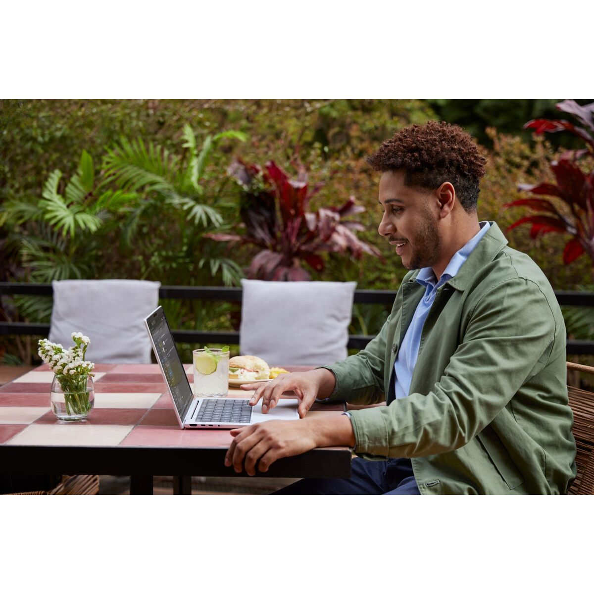 V2H8FFDD3341F0D02C4B3A4BC4FCDD54B96R6724232P8