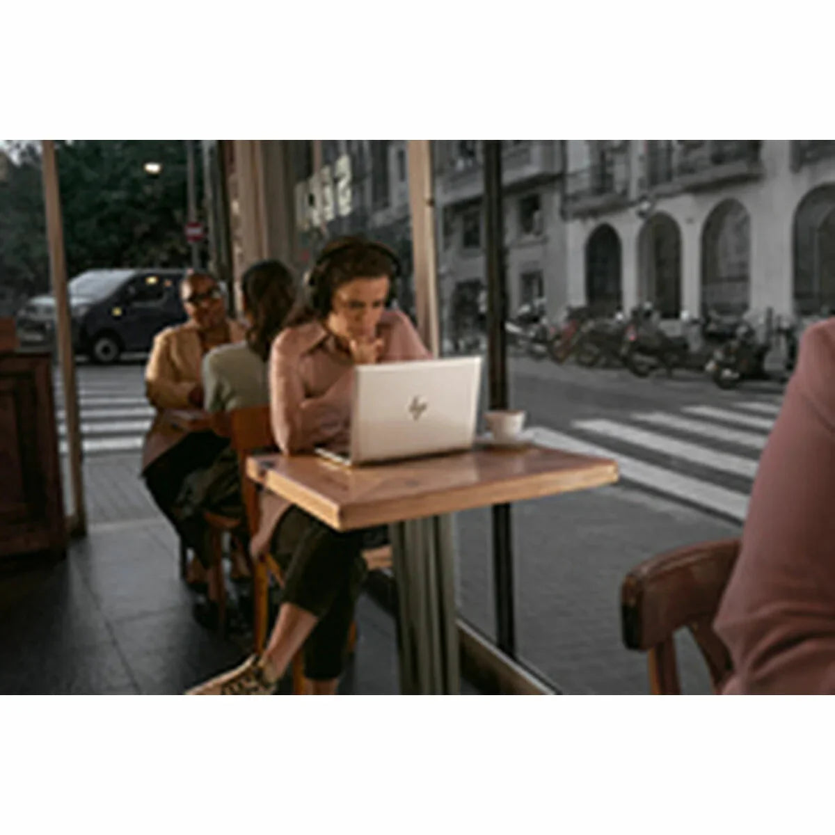 Laptop HP AD2Z9ET#ABE - Yestore