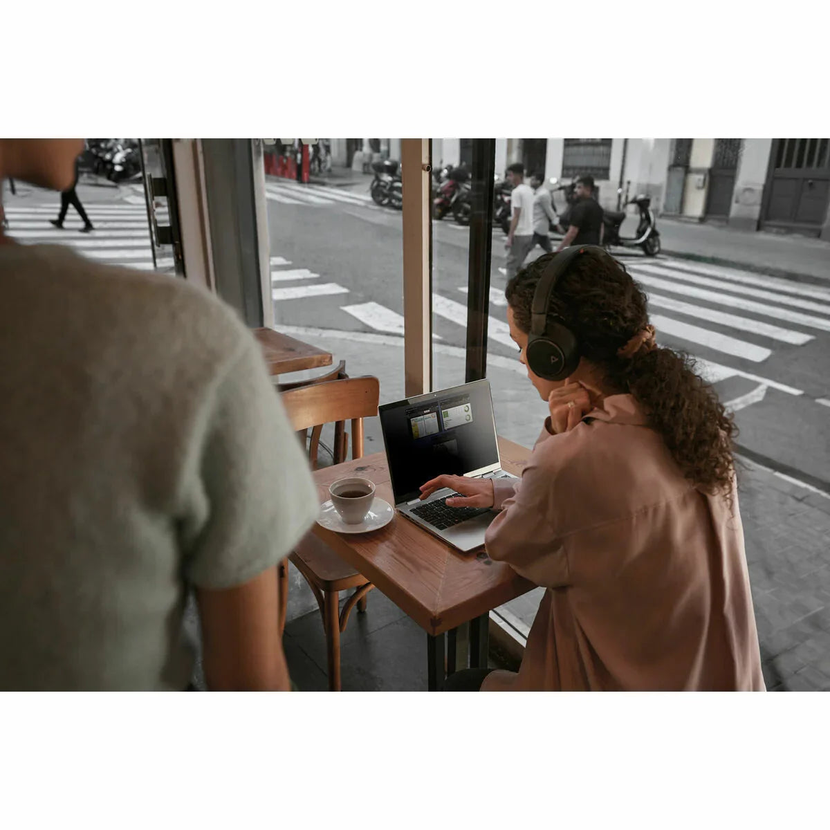 Laptop HP AD2Z9ET#ABE - Yestore