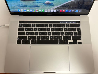 MacBook Pro 16" 2019 | i7 | 16GB RAM | 512GB SSD | AMD 5300M | Argento