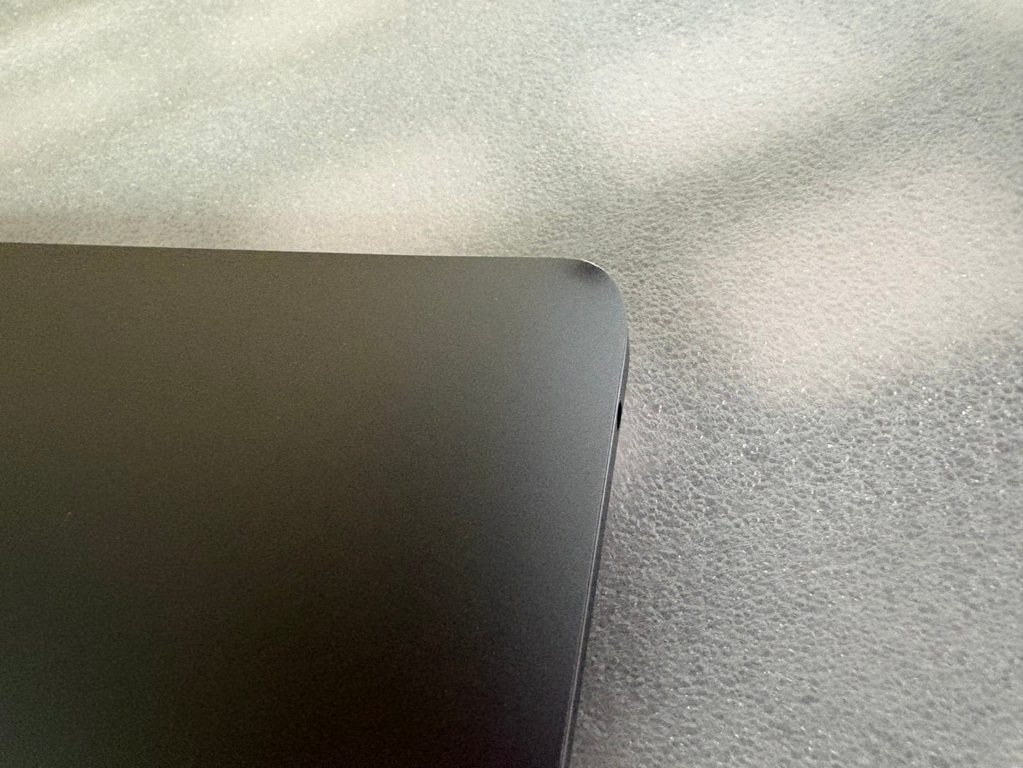 MacBook Air 13" M1 2020 | 8GB RAM | 256GB SSD | 7-Core GPU | Grigio