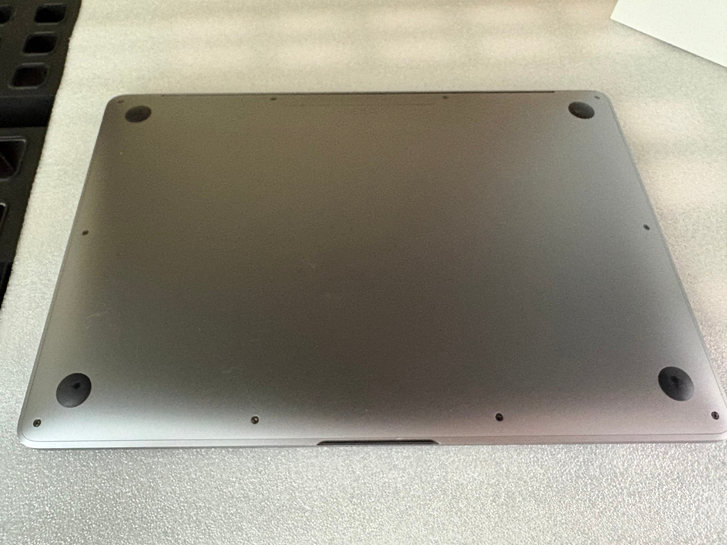 MacBook Air 13" M1 2020 | 8GB RAM | 256GB SSD | 7-Core GPU | Grigio