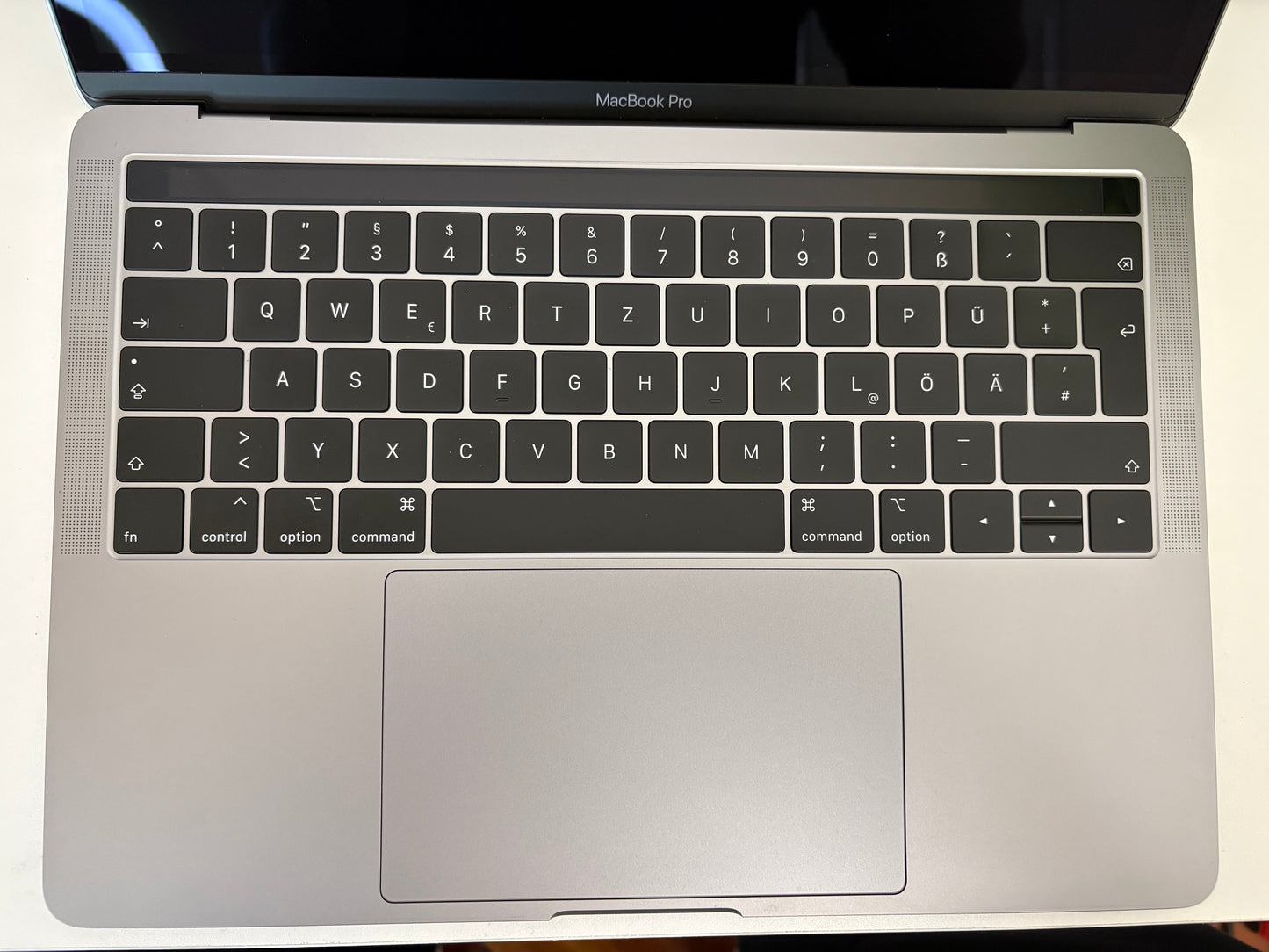 MacBook Pro 13" 2018 | i7 | 16GB RAM | 512GB SSD | Touch Bar | Grigio