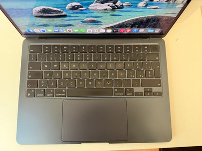 MacBook Air 13" 2022 | M2 8-Core | 8GB RAM | 256GB SSD | Mezzanotte