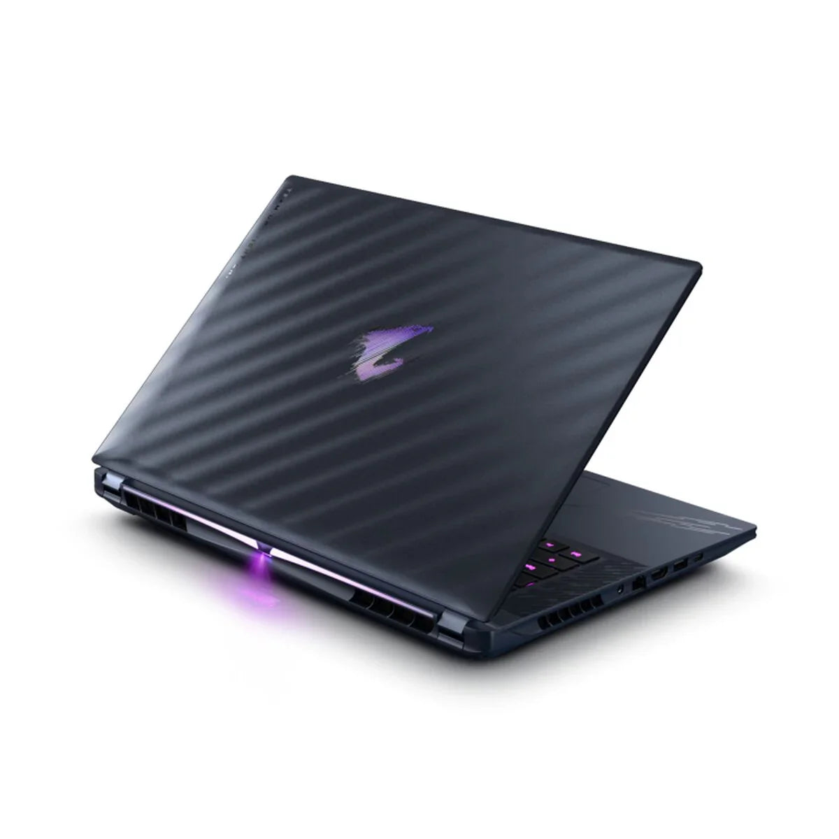 Laptop Gigabyte AORUS MASTER 16 BZHC6PTE64SP 16" 32 GB RAM 1 TB 1 TB SSD Qwerty in Spagnolo Qwerty portoghese - Yestore