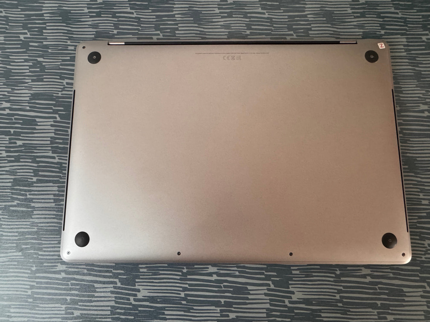 MacBook Pro 15" 2019 | i7 | 16GB RAM | 256GB SSD | AMD 555X | Grigio