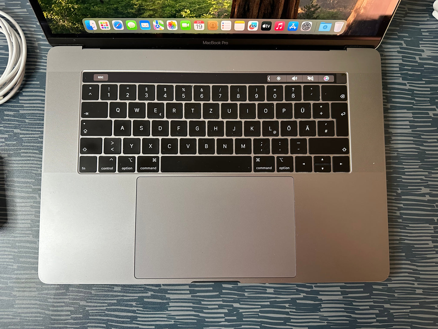 MacBook Pro 15" 2019 | i7 | 16GB RAM | 256GB SSD | AMD 555X | Grigio
