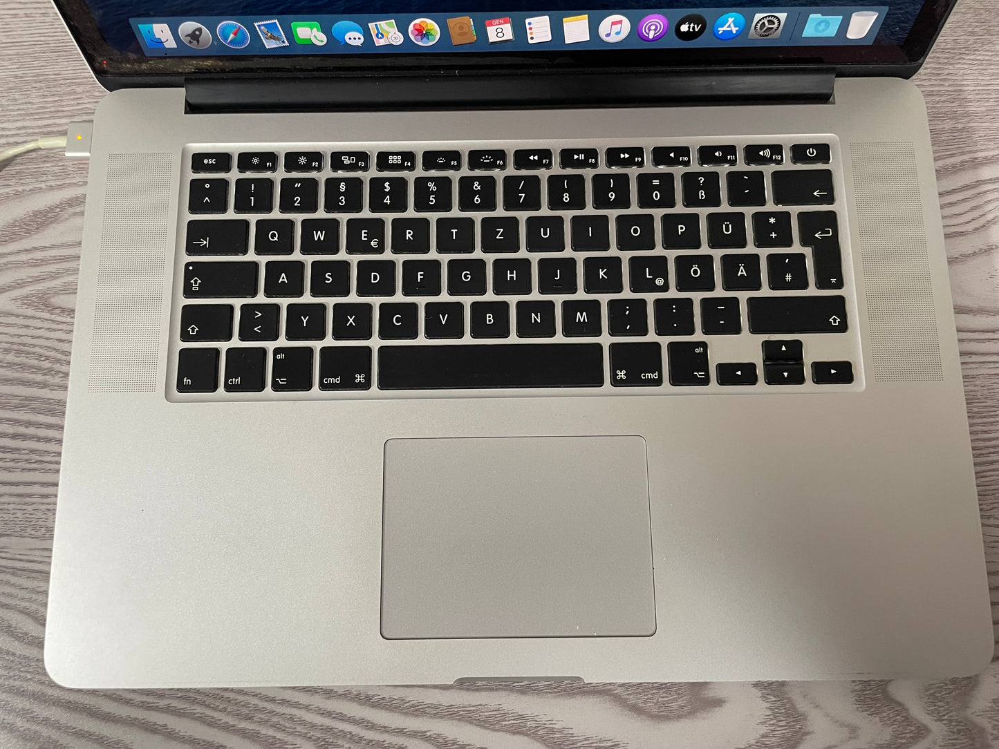 MacBook Pro 15" 2015 | i7 | 16GB RAM | 256GB SSD | Iris Pro | Argento