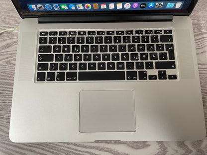 MacBook Pro 15" 2015 | i7 | 16GB RAM | 256GB SSD | Iris Pro | Argento