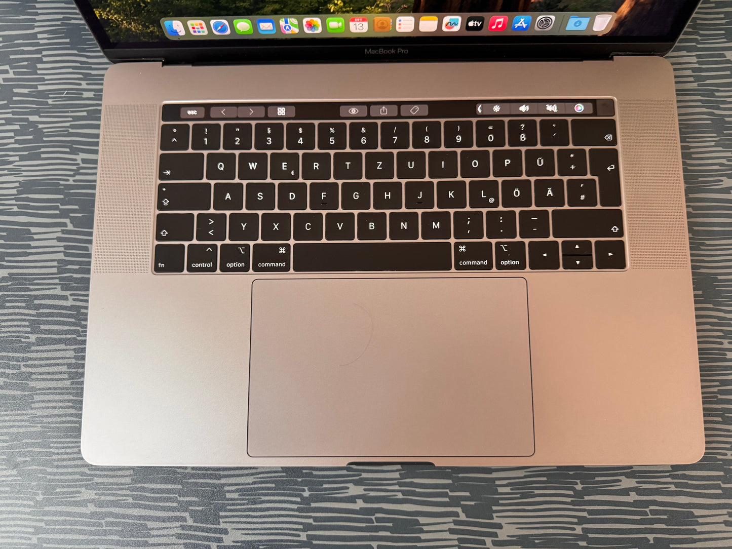 MacBook Pro 15" 2019 | i7 | 16GB RAM | 256GB SSD | AMD 555X | Grigio
