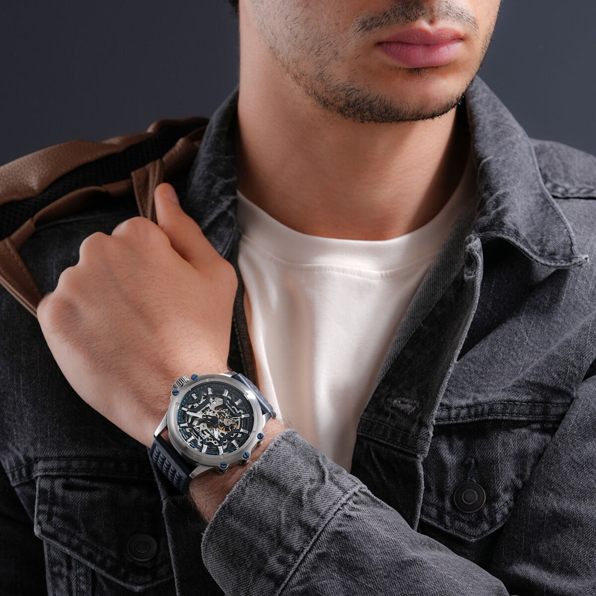 V2H6095AEBB98A761A8BCBC4E1FC768D5D7R6950272P10