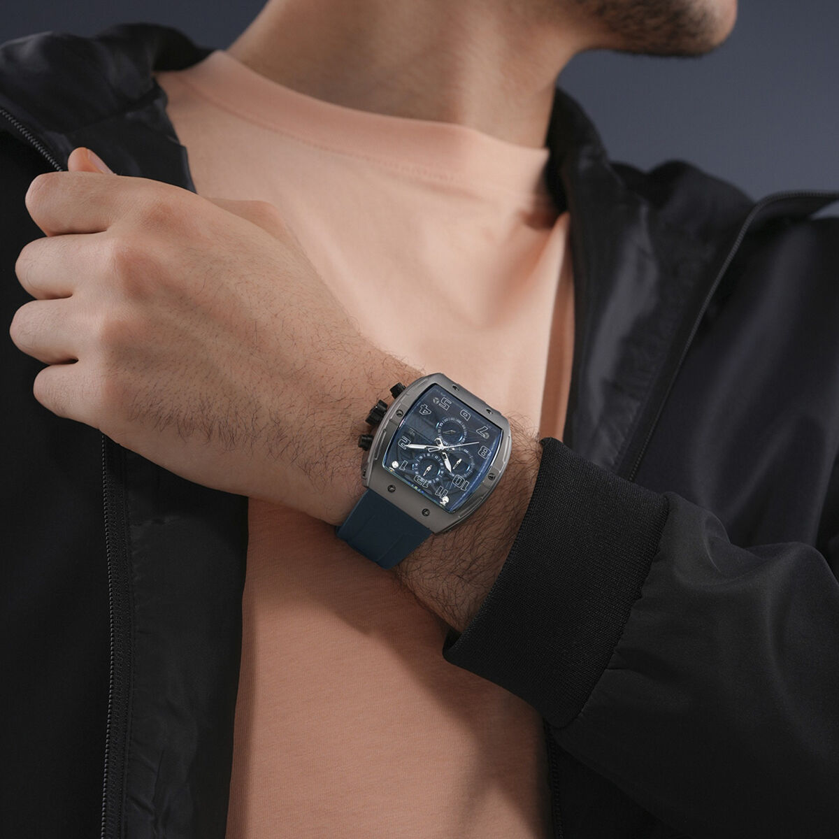 V3HB933EA787F3C643D0BF94402B157D5C9R5663740P5