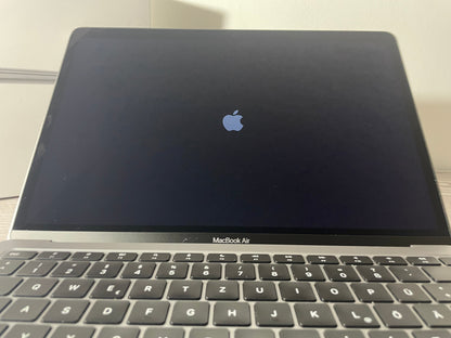 MacBook Air 13" M1 2020 | 8GB RAM | 256GB SSD | 7-Core GPU | Grigio