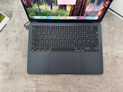 MacBook Air 13" M2 2022 | 8GB RAM | 256GB SSD | 8-Core GPU | Mezzanotte