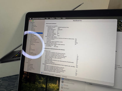 MacBook Pro 15" 2019 | i7 | 16GB RAM | 256GB SSD | AMD 555X | Grigio