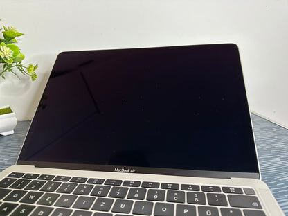 MacBook Air 13" 2018 | i5 | 8GB RAM | 128GB SSD | Intel 617 | Argento
