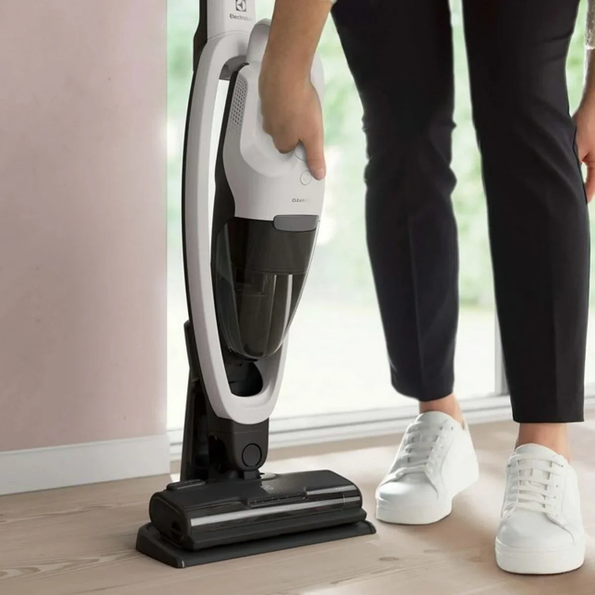 Scopa Elettrica Electrolux ES52CB18SH - Yestore