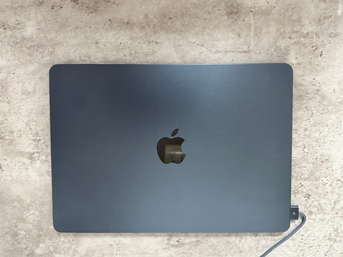 MacBook Air 13" M2 2022 | 8GB RAM | 256GB SSD | 8-Core GPU | Mezzanotte