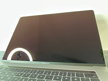 MacBook Pro 15" 2016 | i7 | 16GB RAM | 512GB SSD | AMD 455 | Grigio