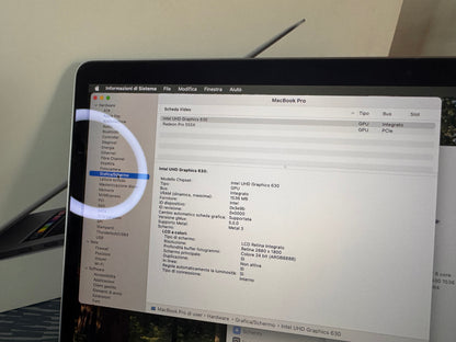 MacBook Pro 15" 2019 | i7 | 16GB RAM | 256GB SSD | AMD 555X | Grigio