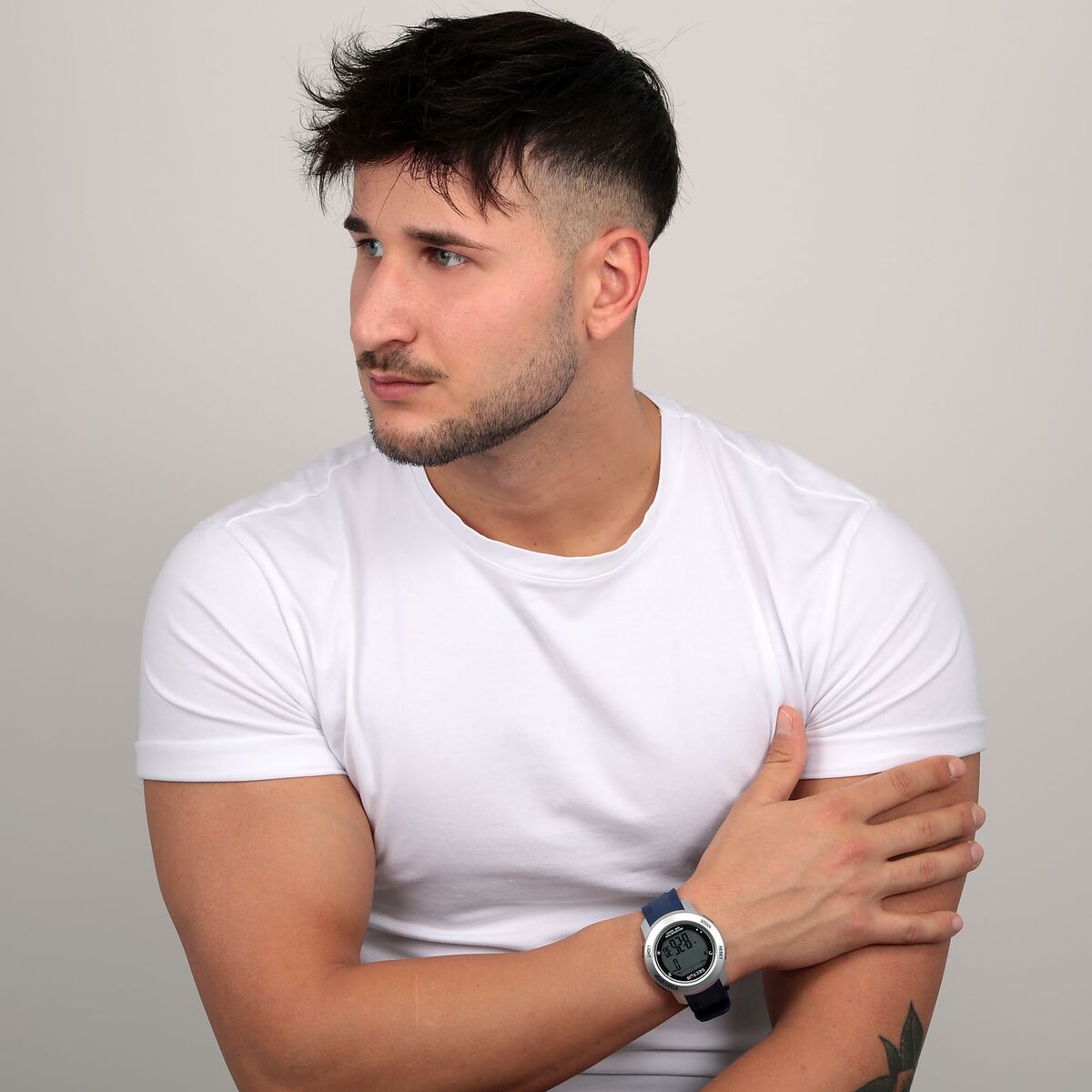 V2H6397E870EAA66159790036B0F980999BR7045389P7