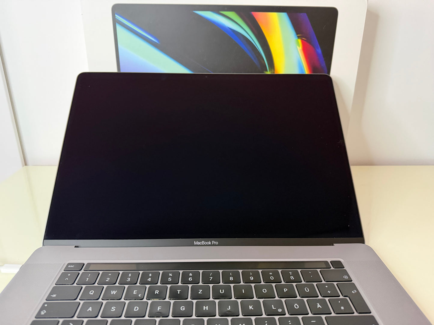 MacBook Pro 16" 2019 | i9 | 16GB RAM | 1TB SSD | AMD 5500M | Grigio