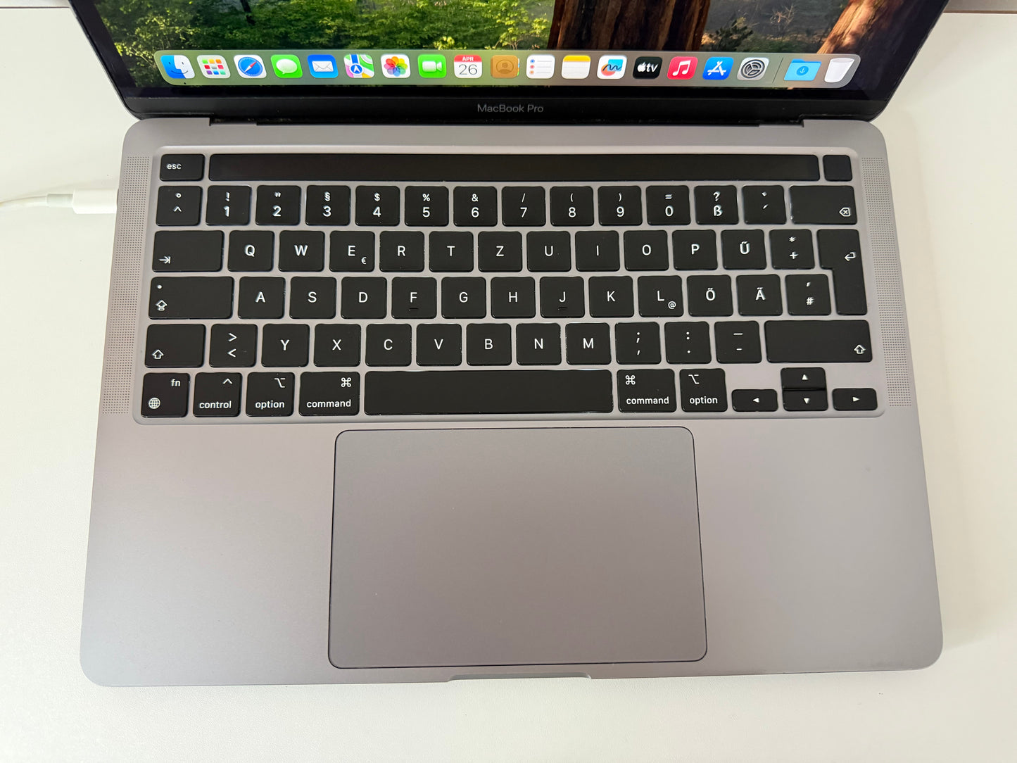 MacBook Pro 13" M1 2020 | 8GB RAM | 256GB SSD | 8-Core GPU | Touch Bar | Grigio