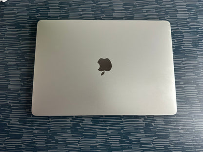 MacBook Pro 13" 2018 | i5 | 8GB RAM | 256GB SSD | Touch Bar | Grigio