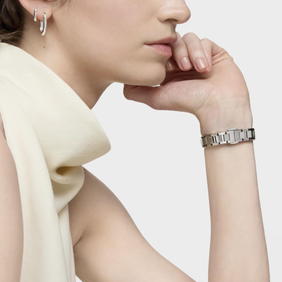 V1H7AC16A2B19B7B39875B64FA477A2ABC4RP5