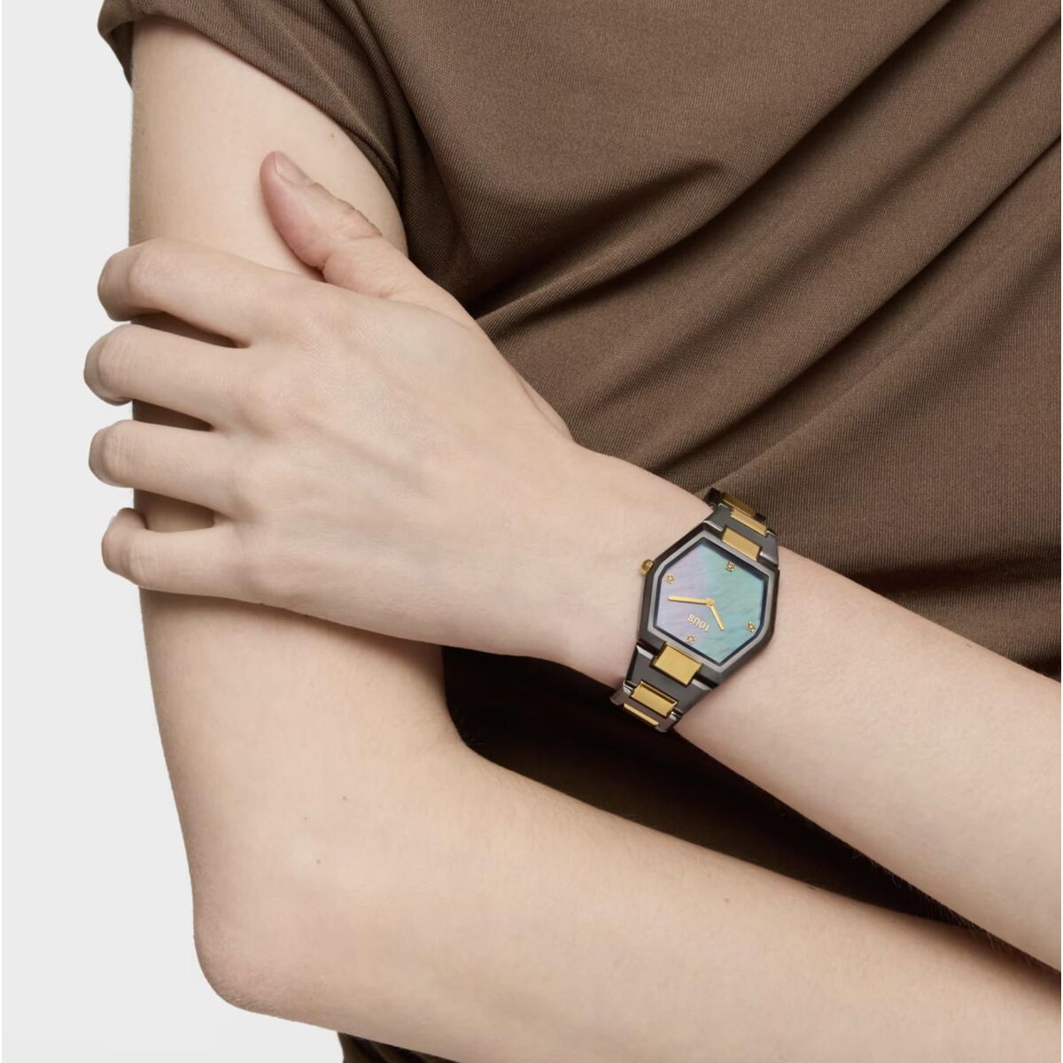 V1H9468E4C27A208509424FC304A2475005RP5