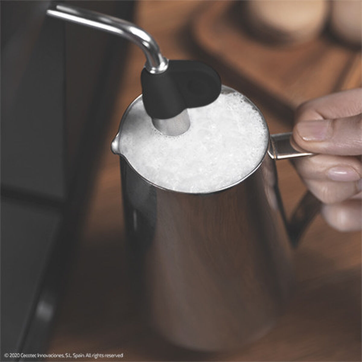 V13H32AA1E77E102F471514F8ABCAF986C1ER7431848P6