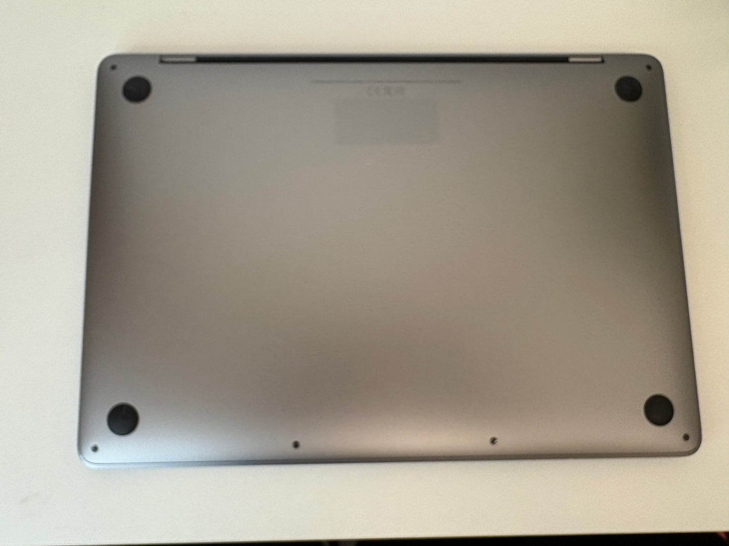 MacBook Pro 13" M1 2020 | 8GB RAM | 512GB SSD | 8-Core GPU | Touch Bar | Grigio