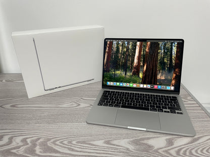 MacBook Air 13" M2 2022 | 8GB RAM | 256GB SSD | 8-Core GPU | Argento