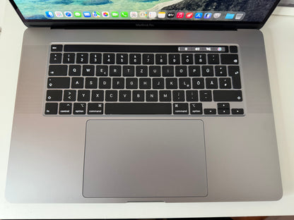 MacBook Pro 16" 2019 | i7 | 16GB RAM | 512GB SSD | AMD 5300M | Grigio