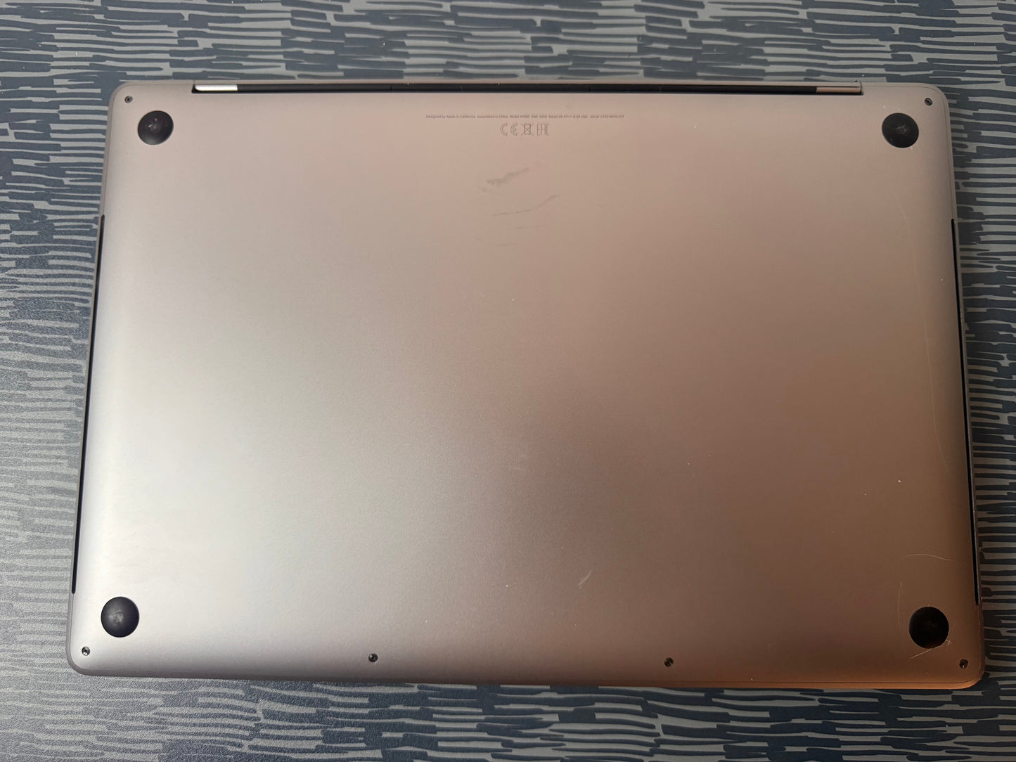MacBook Pro 15" 2019 | i7 | 16GB RAM | 256GB SSD | AMD 555X | Grigio
