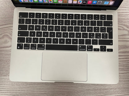 MacBook Air 13" M2 2022 | 8GB RAM | 256GB SSD | 8-Core GPU | Argento