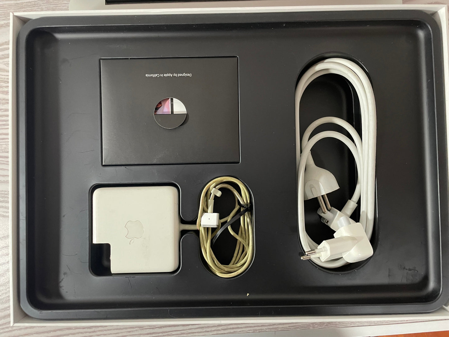 MacBook Pro 15" 2015 | i7 | 16GB RAM | 256GB SSD | Iris Pro | Argento