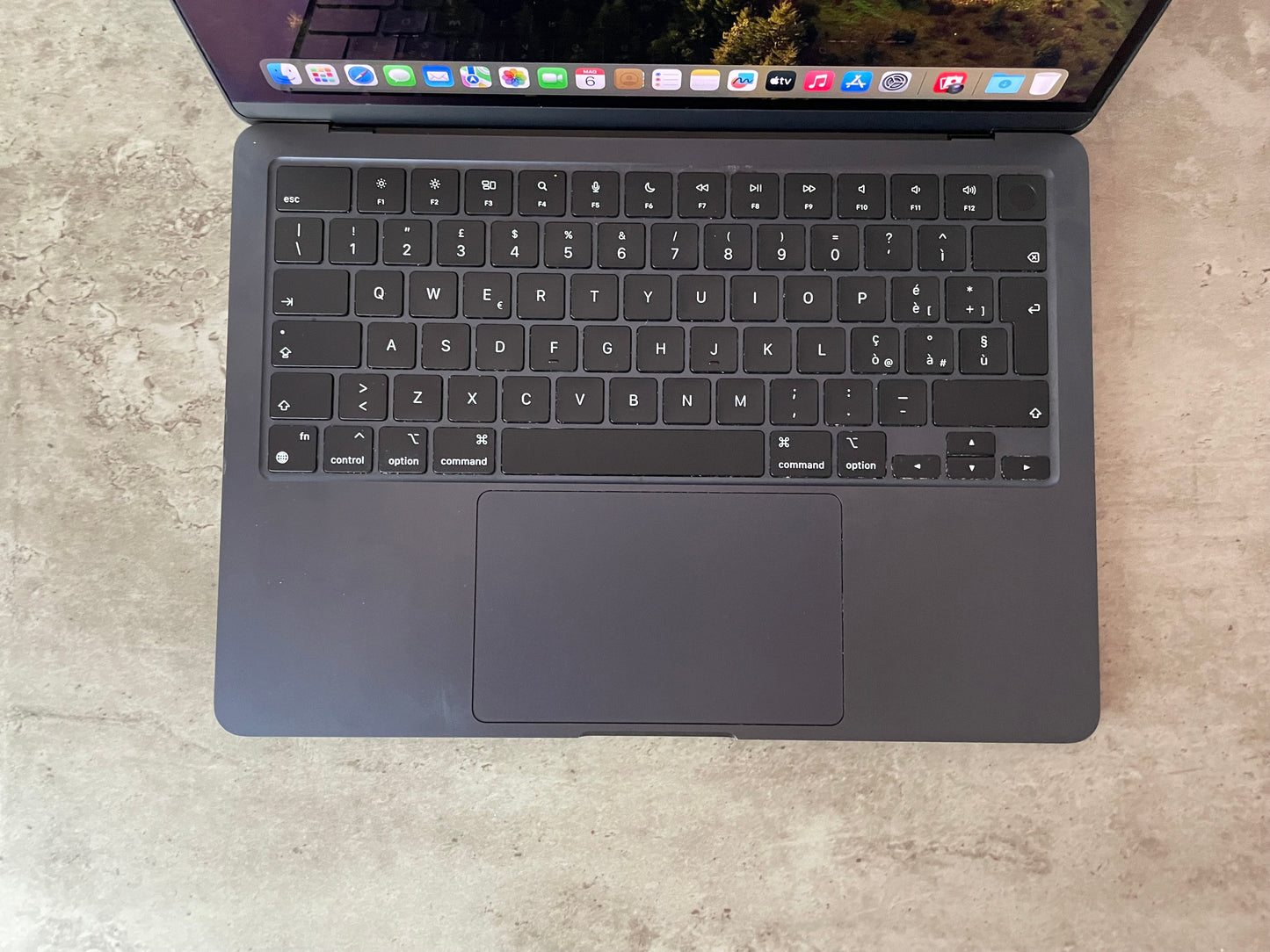 MacBook Air 13" M2 2022 | 8GB RAM | 256GB SSD | 8-Core GPU | Mezzanotte