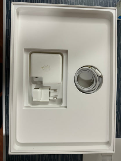 MacBook Pro 13" 2019 | i5 | 8GB RAM | 128GB SSD | Touch Bar | Argento
