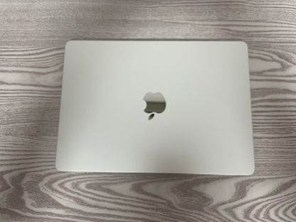 MacBook Air 13" M2 2022 | 8GB RAM | 256GB SSD | 8-Core GPU | Argento