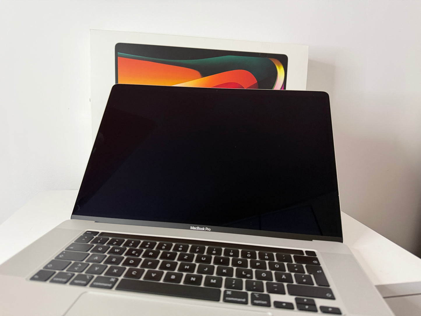 MacBook Pro 16" 2019 | i7 | 16GB RAM | 512GB SSD | AMD 5300M | Argento