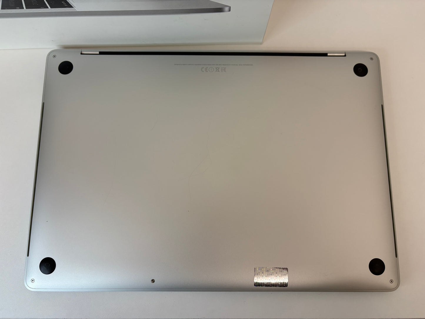 MacBook Pro 15" 2016 | i7 | 16GB RAM | 256GB SSD | AMD 450 | Argento