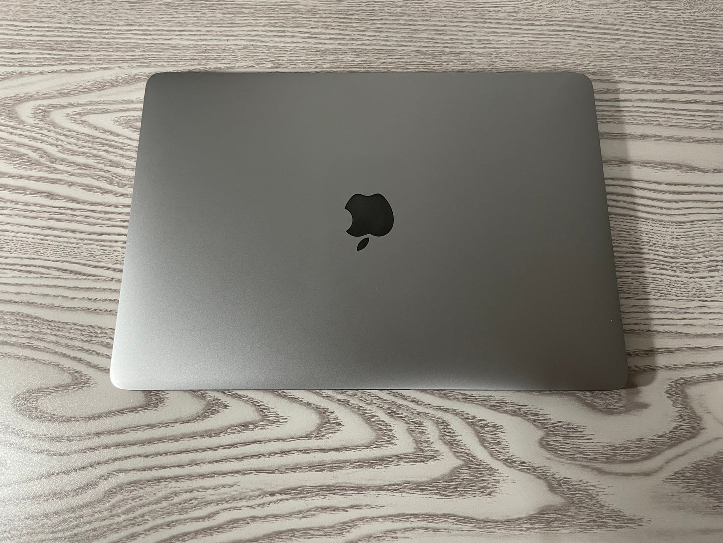 MacBook Pro 13" 2017 | i5 | 16GB RAM | 512GB SSD | Touch Bar | Grigio