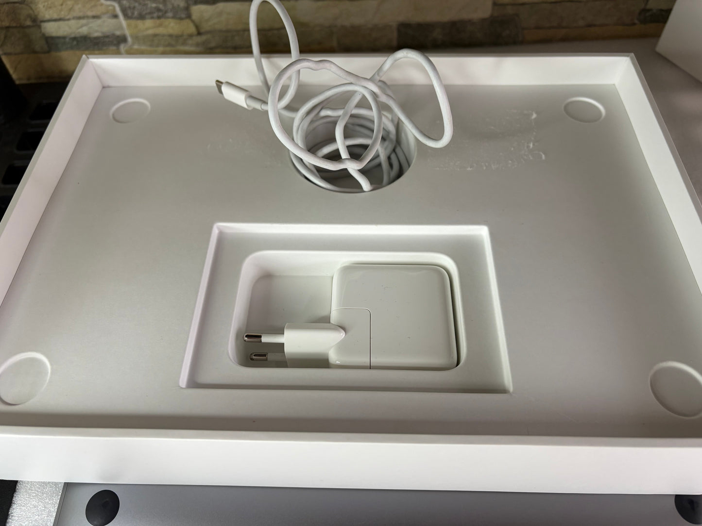 MacBook Air 13" M1 2020 | 8GB RAM | 256GB SSD | 7-Core GPU | Grigio