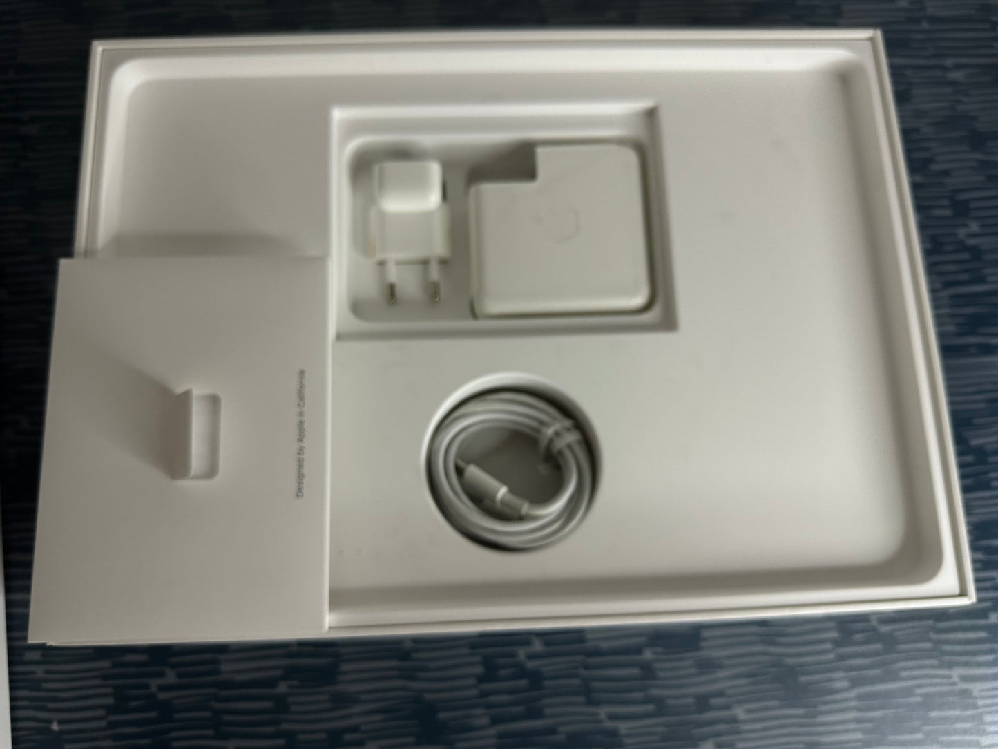MacBook Pro 13" 2018 | i5 | 8GB RAM | 256GB SSD | Touch Bar | Grigio