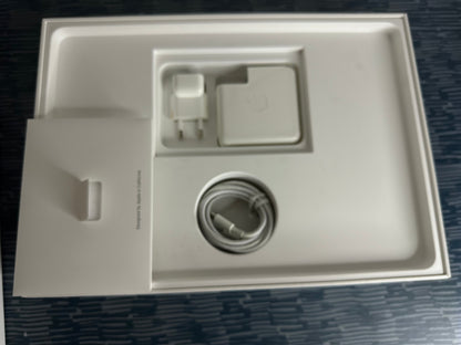 MacBook Pro 13" 2018 | i5 | 8GB RAM | 256GB SSD | Touch Bar | Grigio