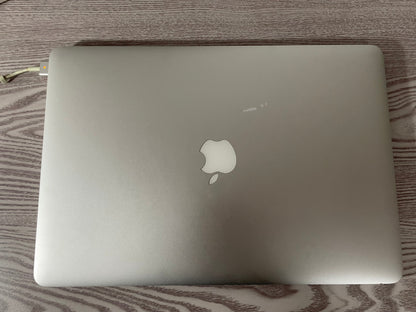 MacBook Pro 15" 2015 | i7 | 16GB RAM | 256GB SSD | Iris Pro | Argento